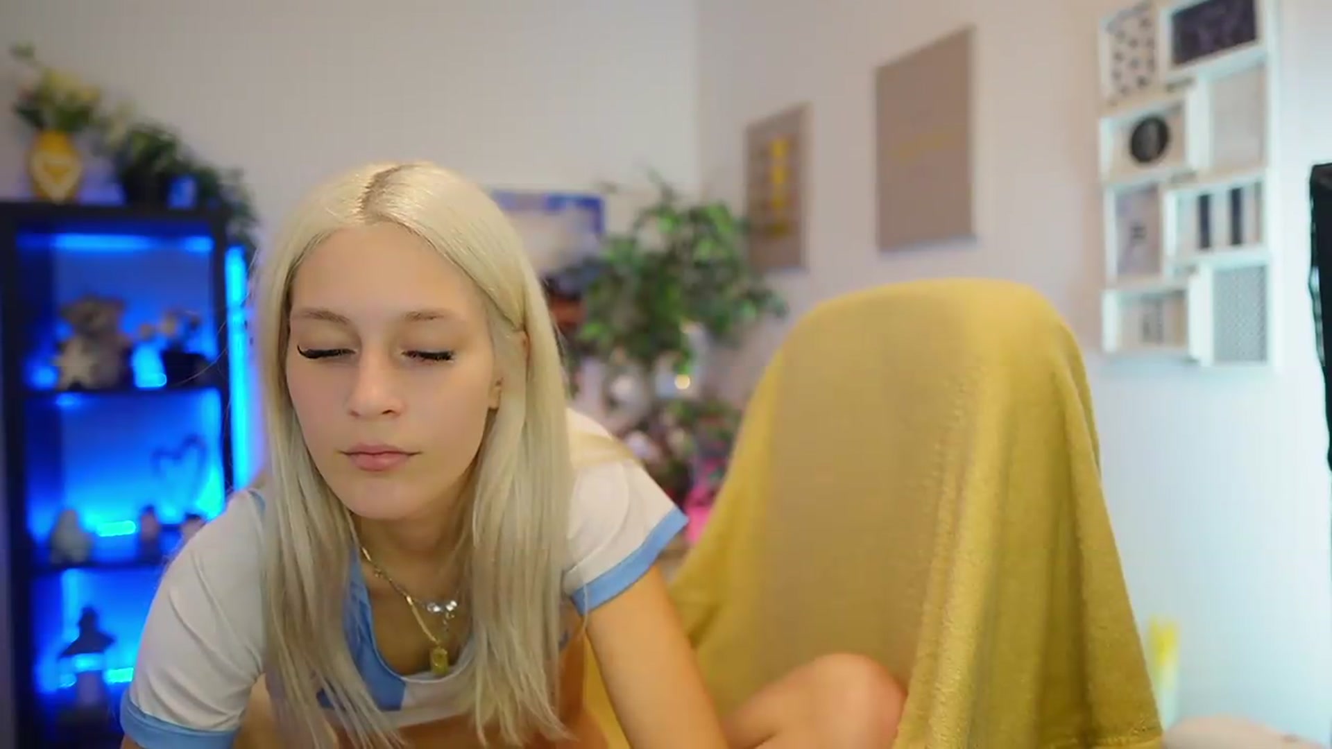 Gallery image thumbnail from Luna_Grace18's myfreecams stream on, 07/06/2026, 18:35 image 6 of 20
