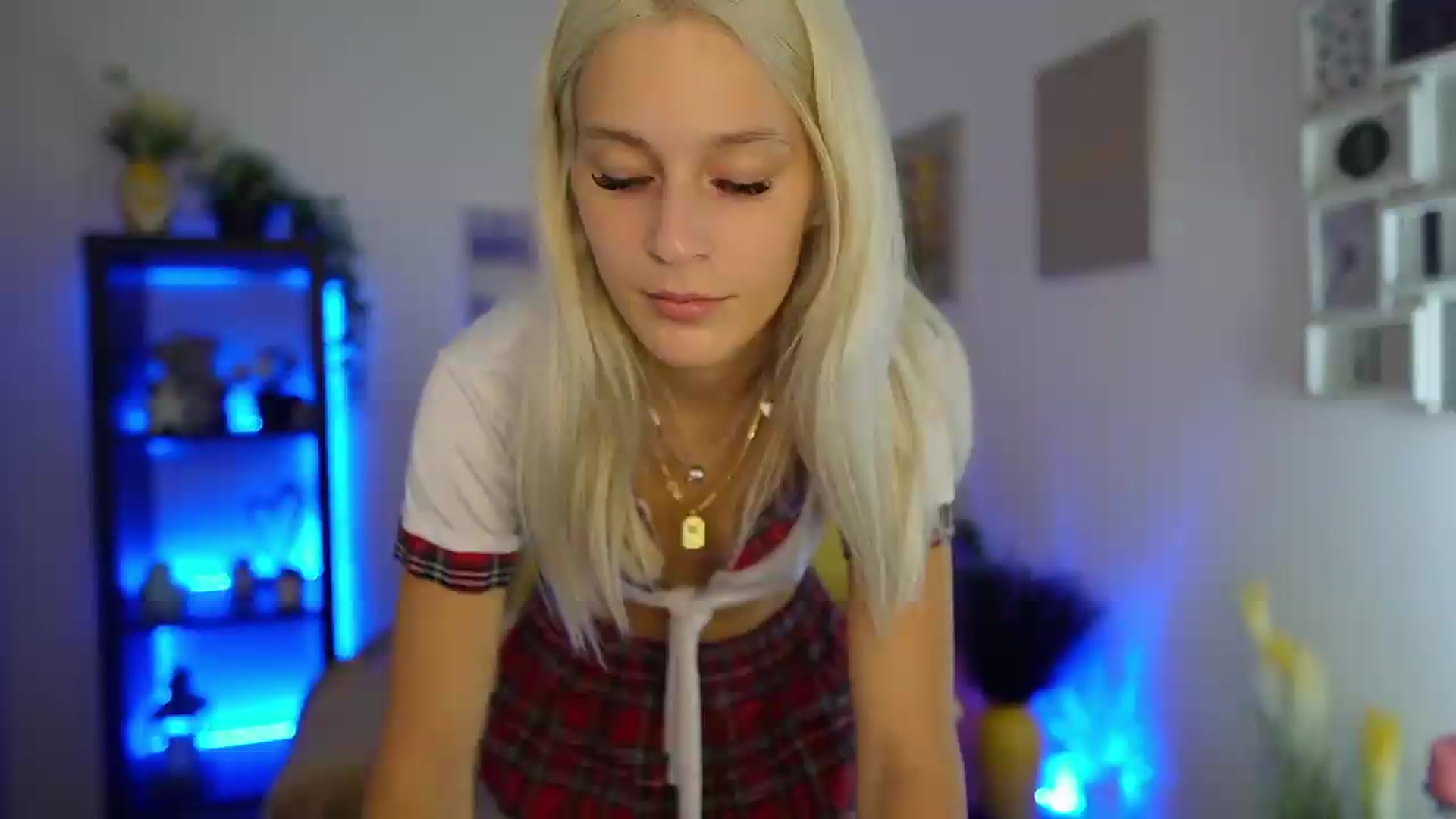 Gallery image thumbnail from Luna_Grace18's myfreecams stream on, 07/08/2026, 12:20 image 17 of 20