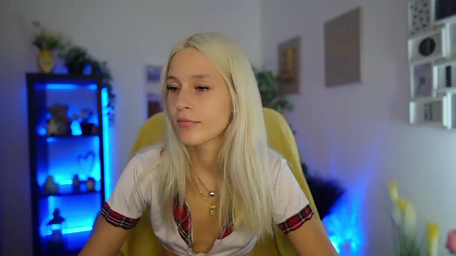 Gallery image thumbnail from Luna_Grace18's myfreecams stream on, 07/08/2026, 12:20 image 6 of 20