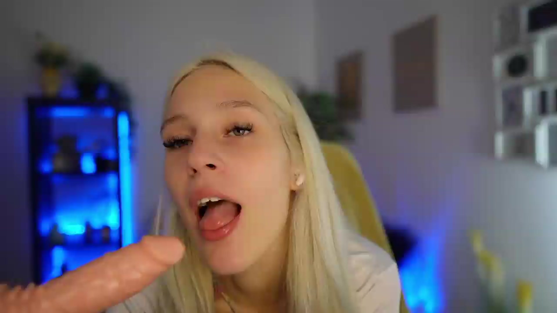 Gallery image thumbnail from Luna_Grace18's myfreecams stream on, 07/08/2026, 12:54 image 8 of 20
