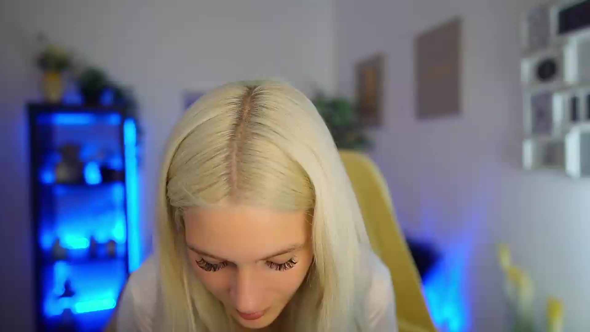 Gallery image thumbnail from Luna_Grace18's myfreecams stream on, 07/08/2026, 12:54 image 18 of 20