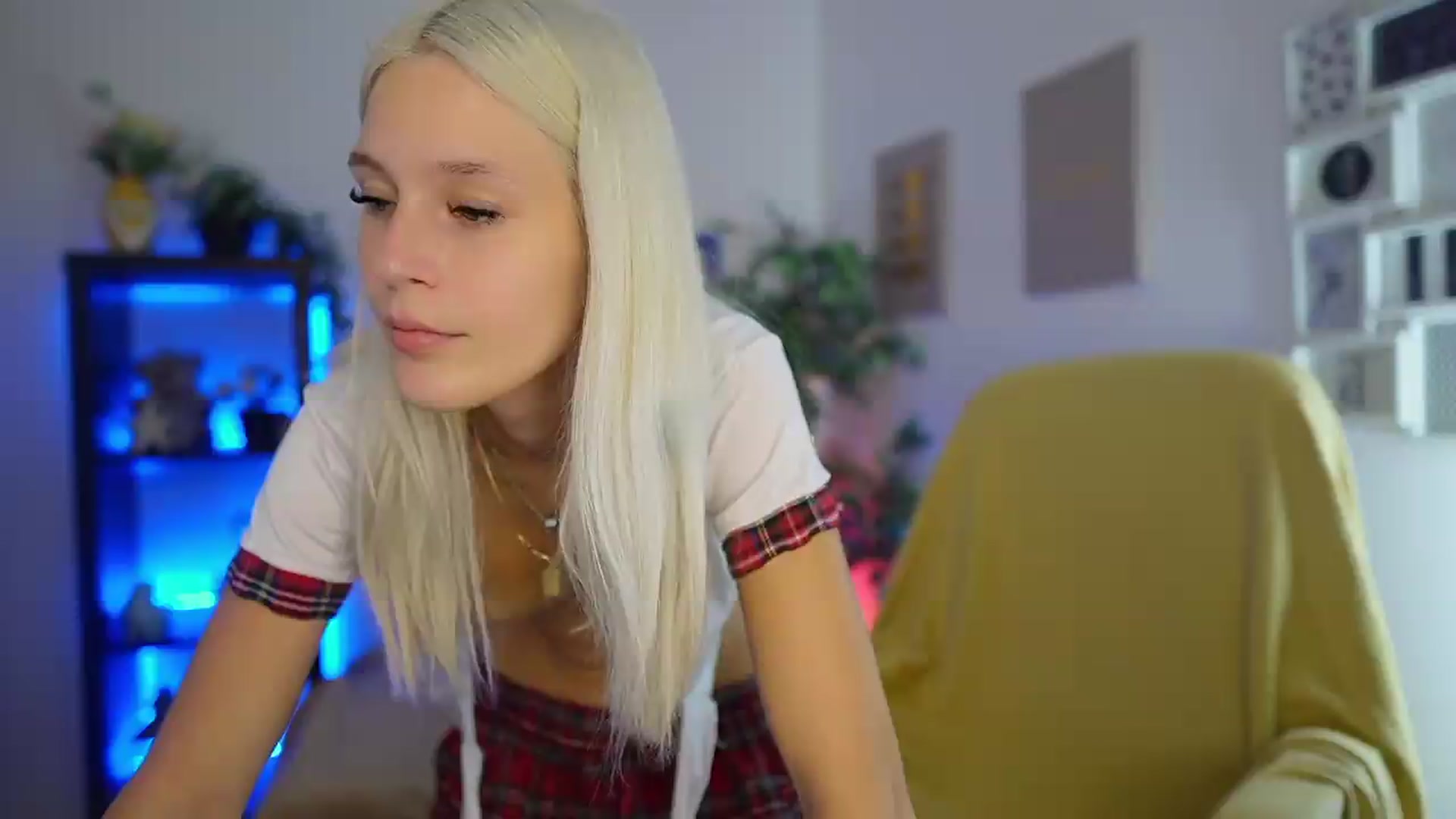 Gallery image thumbnail from Luna_Grace18's myfreecams stream on, 07/08/2026, 12:54 image 10 of 20