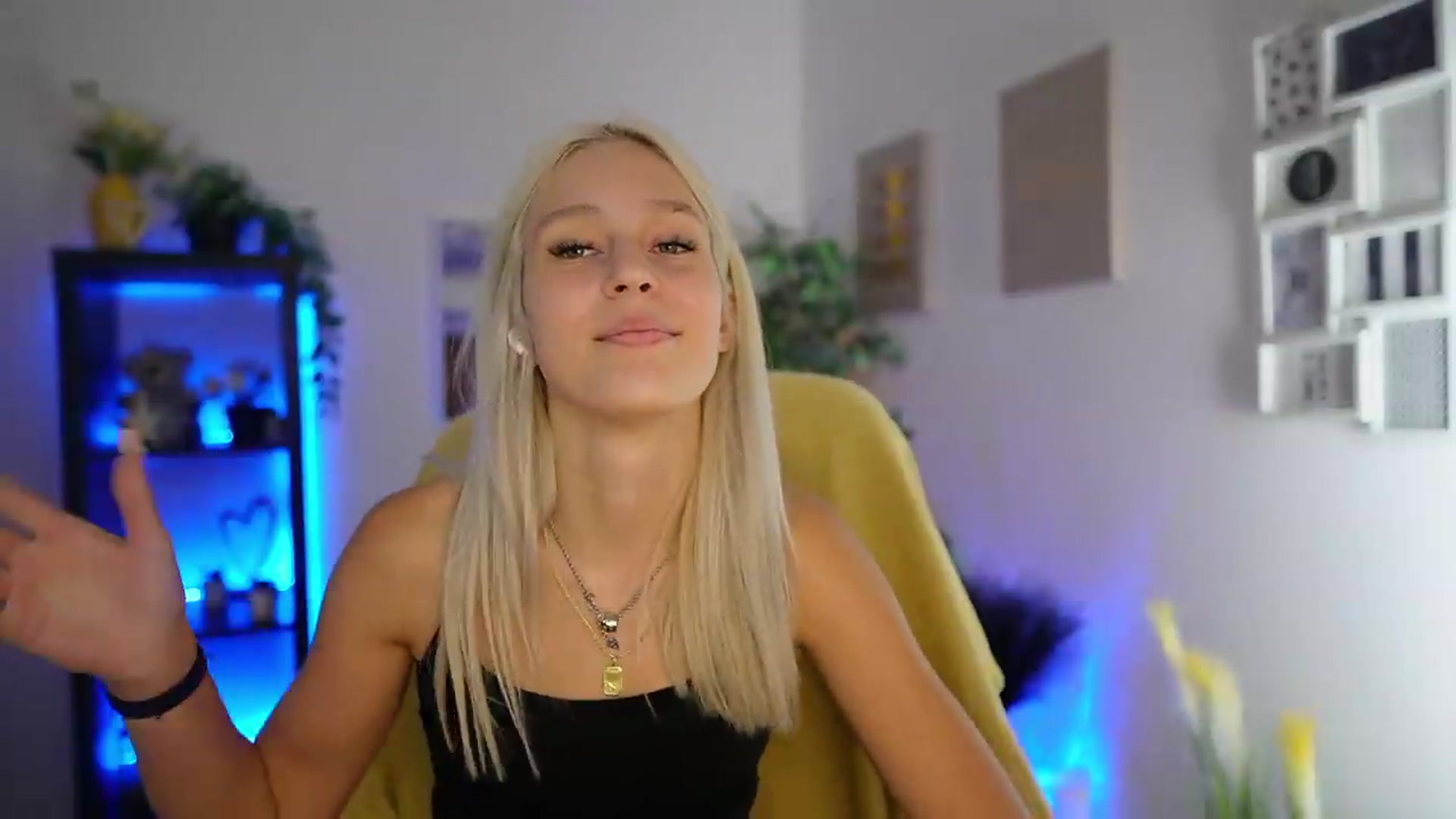 Gallery image thumbnail from Luna_Grace18's myfreecams stream on, 07/09/2026, 15:04 image 11 of 20