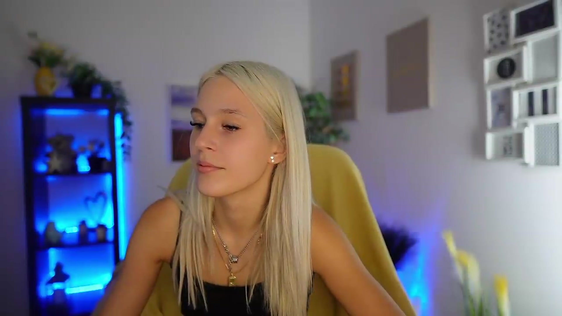 Gallery image thumbnail from Luna_Grace18's myfreecams stream on, 07/09/2026, 15:04 image 13 of 20