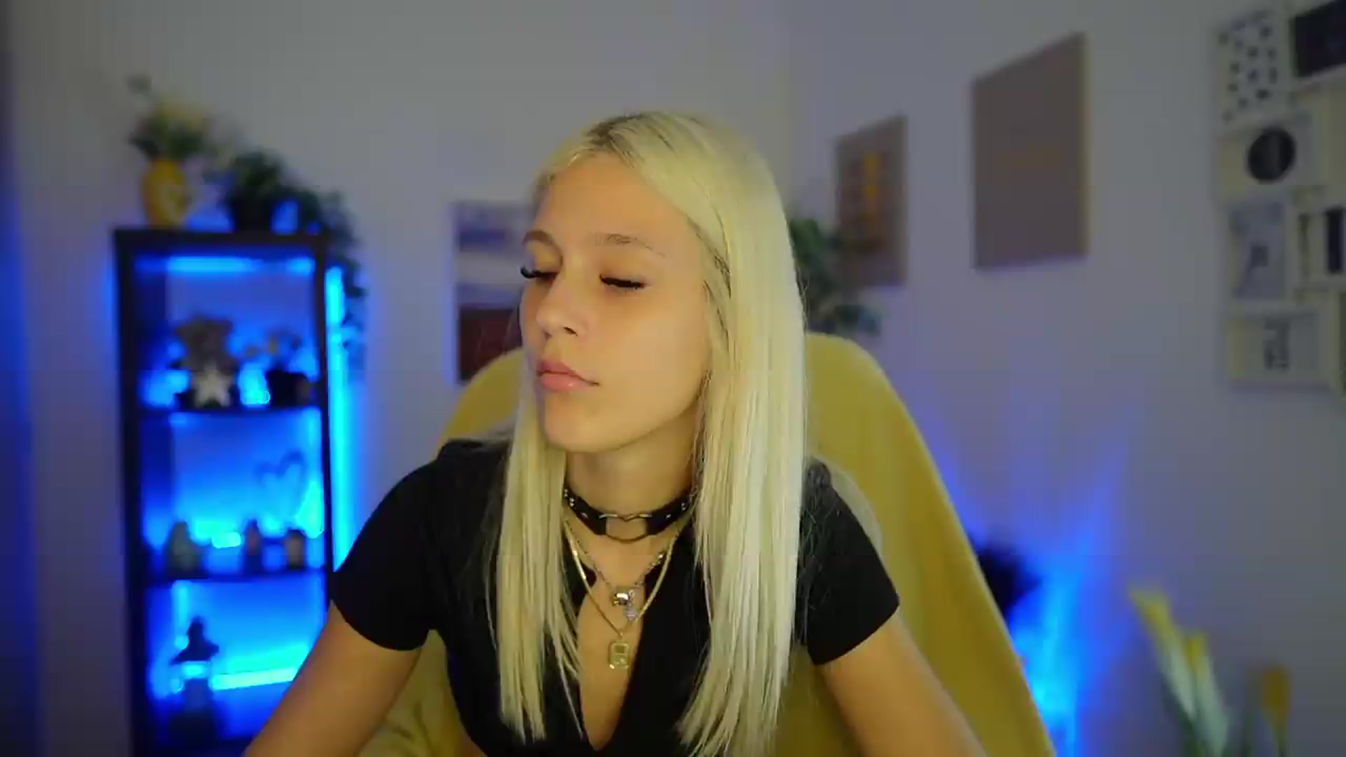 Gallery image thumbnail from Luna_Grace18's myfreecams stream on, 07/20/2026, 13:04 image 17 of 20