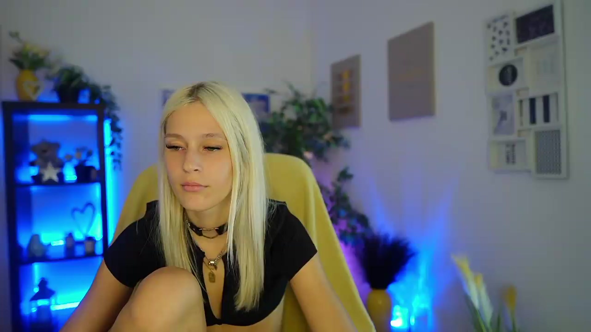 Gallery image thumbnail from Luna_Grace18's myfreecams stream on, 07/20/2026, 15:11 image 9 of 20