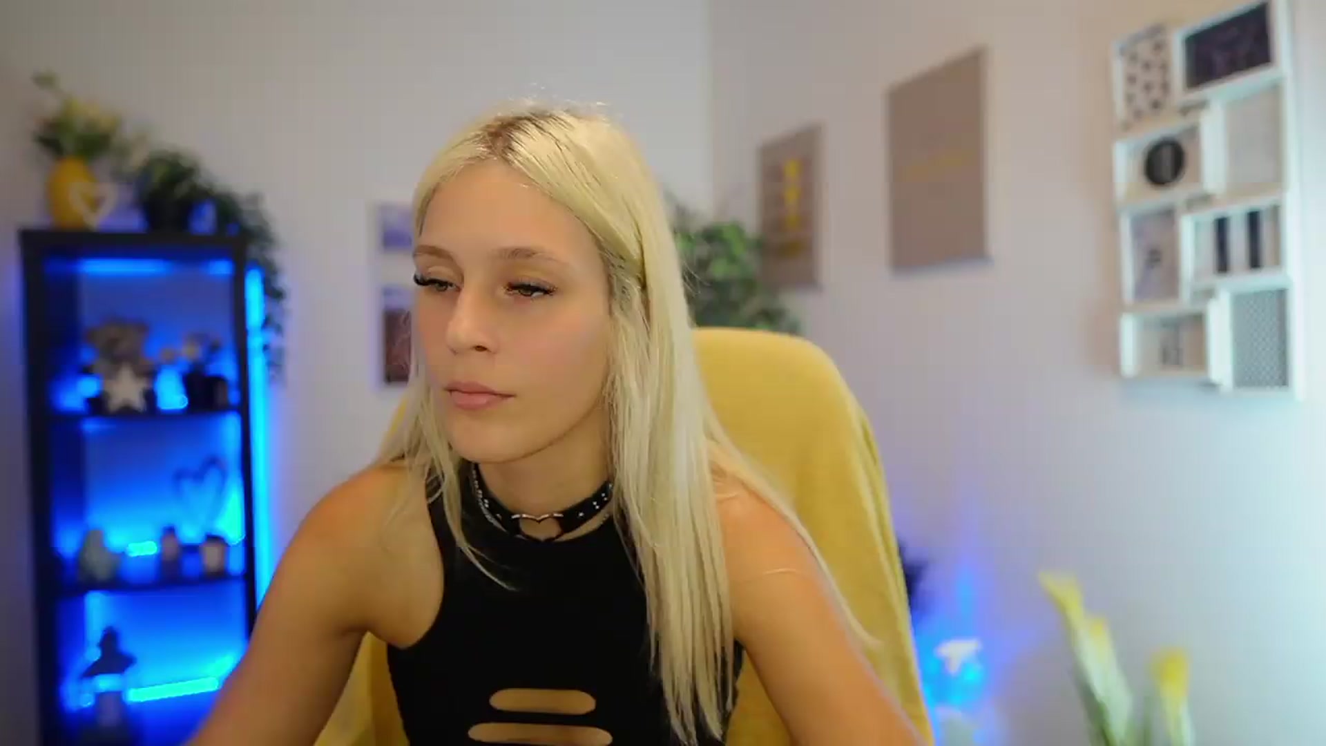 Gallery image thumbnail from Luna_Grace18's myfreecams stream on, 07/26/2026, 15:21 image 2 of 20