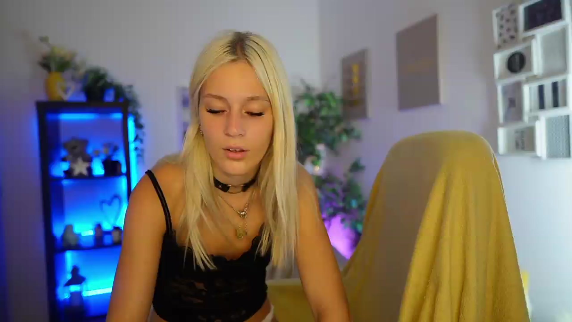 Gallery image thumbnail from Luna_Grace18's myfreecams stream on, 07/27/2026, 13:12 image 5 of 20