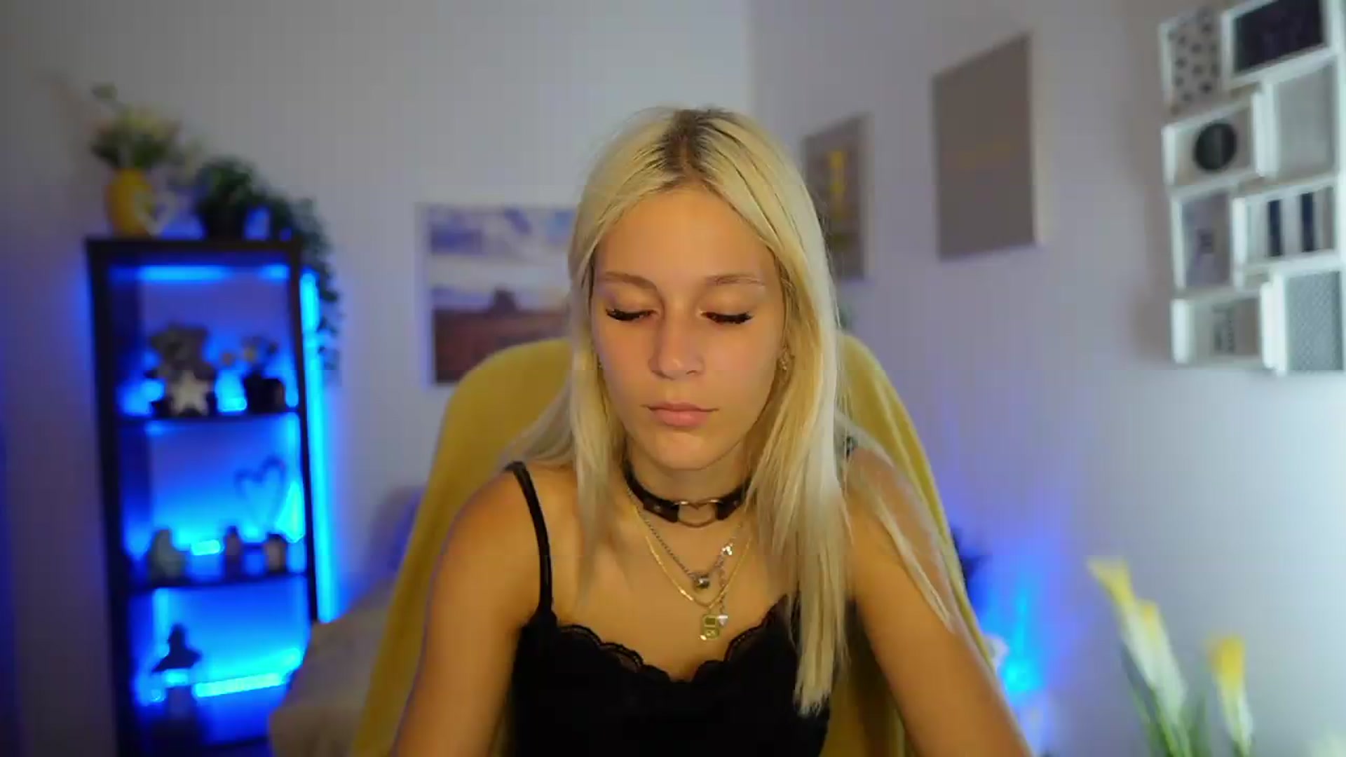 Gallery image thumbnail from Luna_Grace18's myfreecams stream on, 07/27/2026, 13:12 image 4 of 20