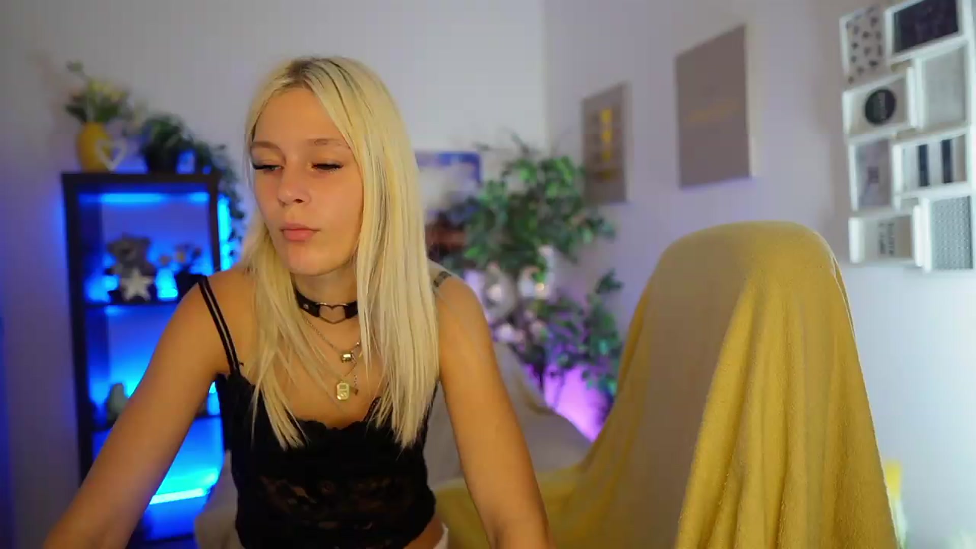 Gallery image thumbnail from Luna_Grace18's myfreecams stream on, 07/27/2026, 13:12 image 6 of 20