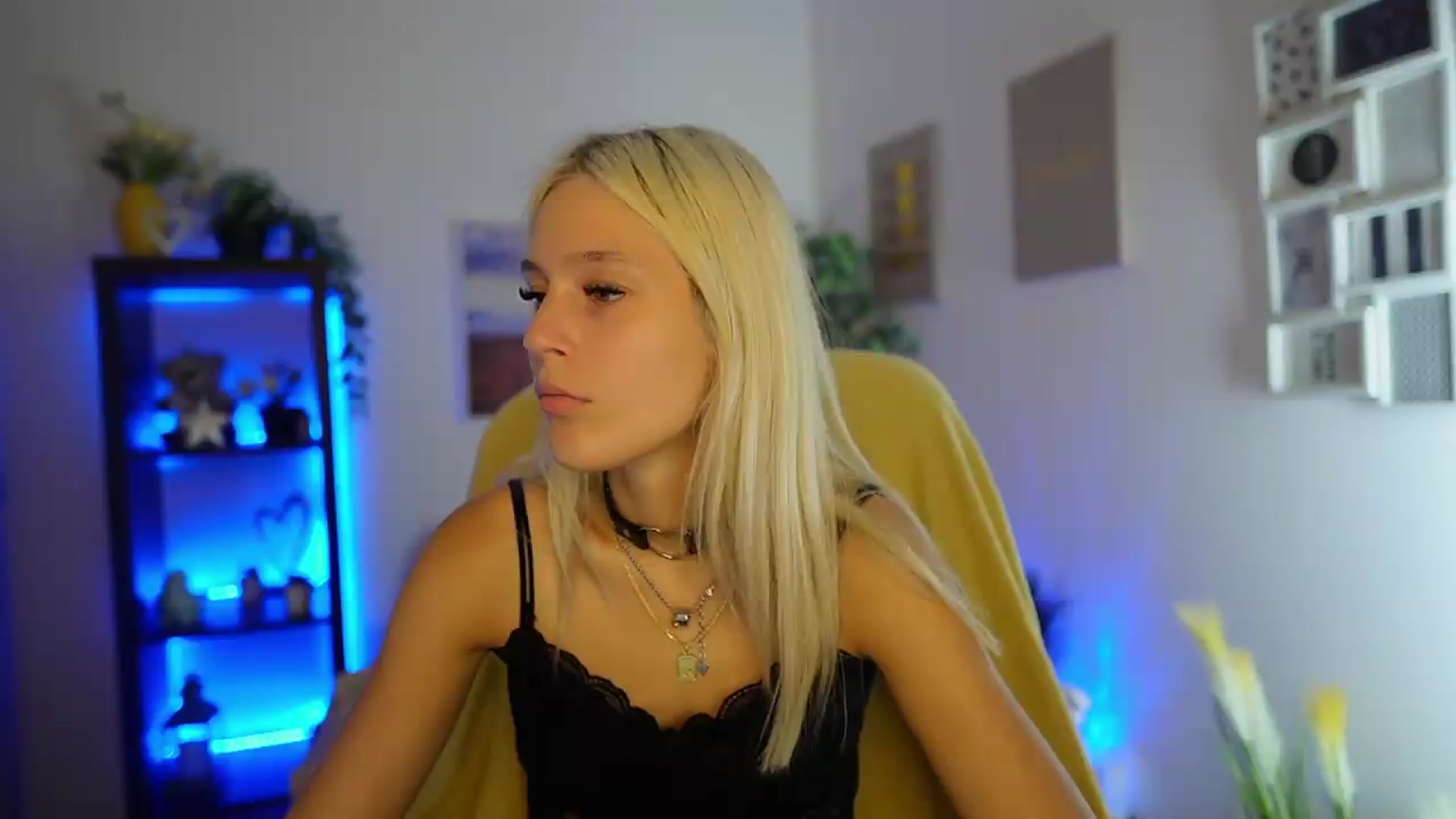 Gallery image thumbnail from Luna_Grace18's myfreecams stream on, 07/27/2026, 13:12 image 3 of 20