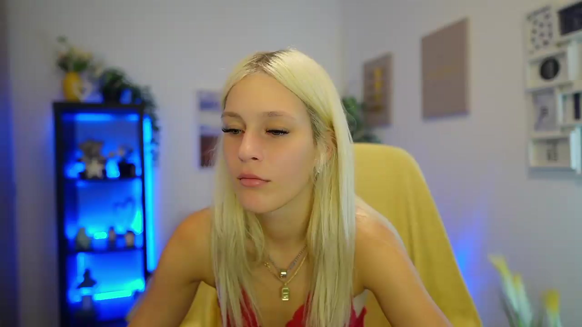 Gallery image thumbnail from Luna_Grace18's myfreecams stream on, 07/29/2026, 14:38 image 15 of 20