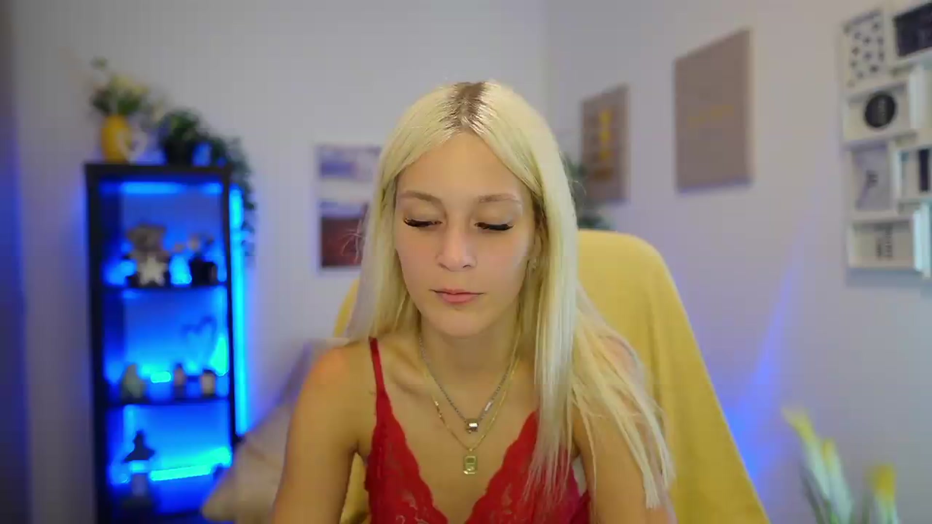 Gallery image thumbnail from Luna_Grace18's myfreecams stream on, 07/29/2026, 14:38 image 18 of 20