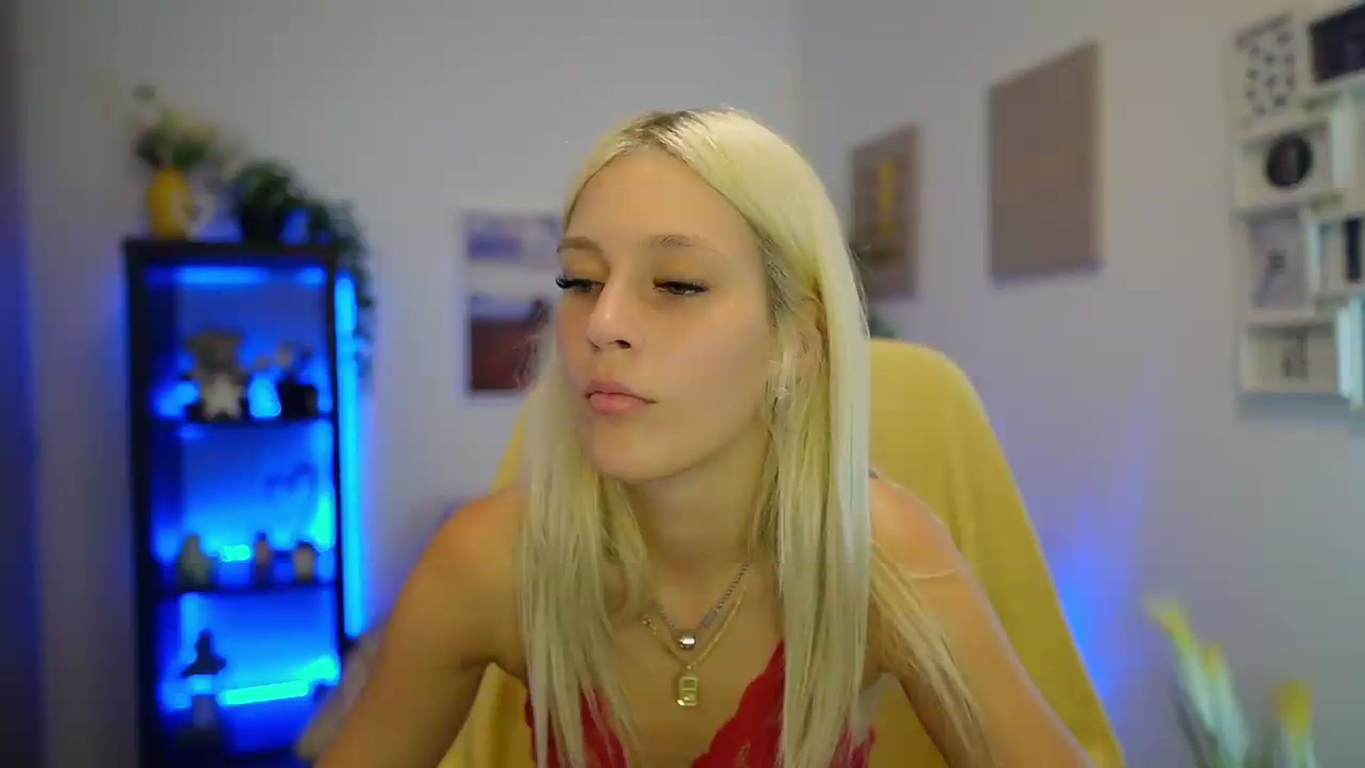 Gallery image thumbnail from Luna_Grace18's myfreecams stream on, 07/29/2026, 14:38 image 14 of 20