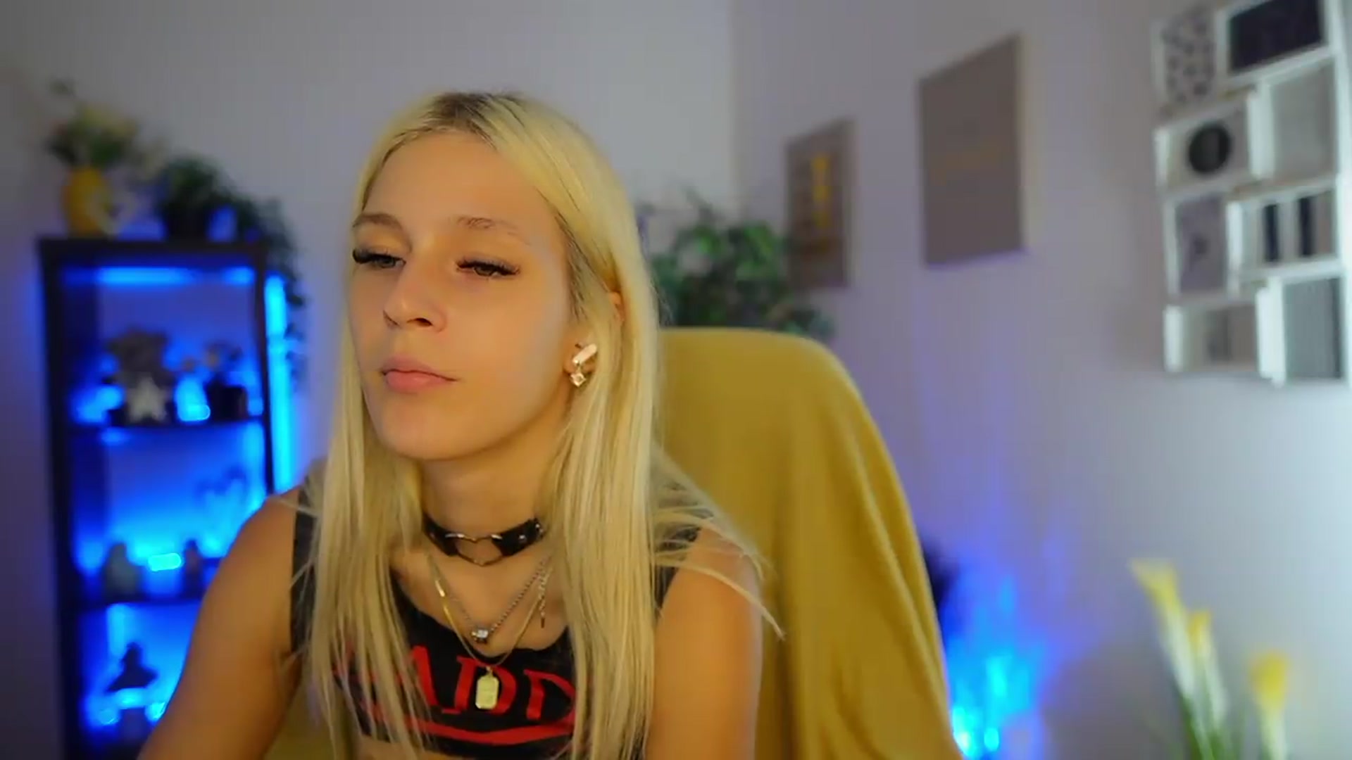 Gallery image thumbnail from Luna_Grace18's myfreecams stream on, 08/04/2026, 13:17 image 8 of 20