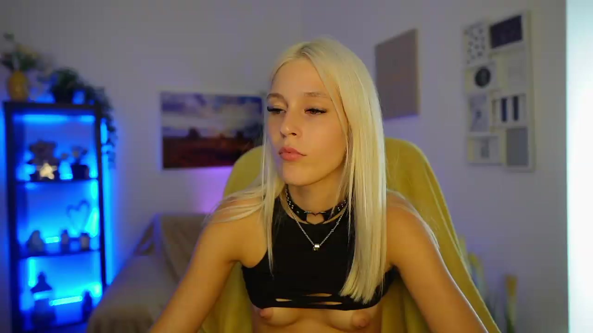 Gallery image thumbnail from Luna_Grace18's myfreecams stream on, 08/13/2026, 15:02 image 9 of 20