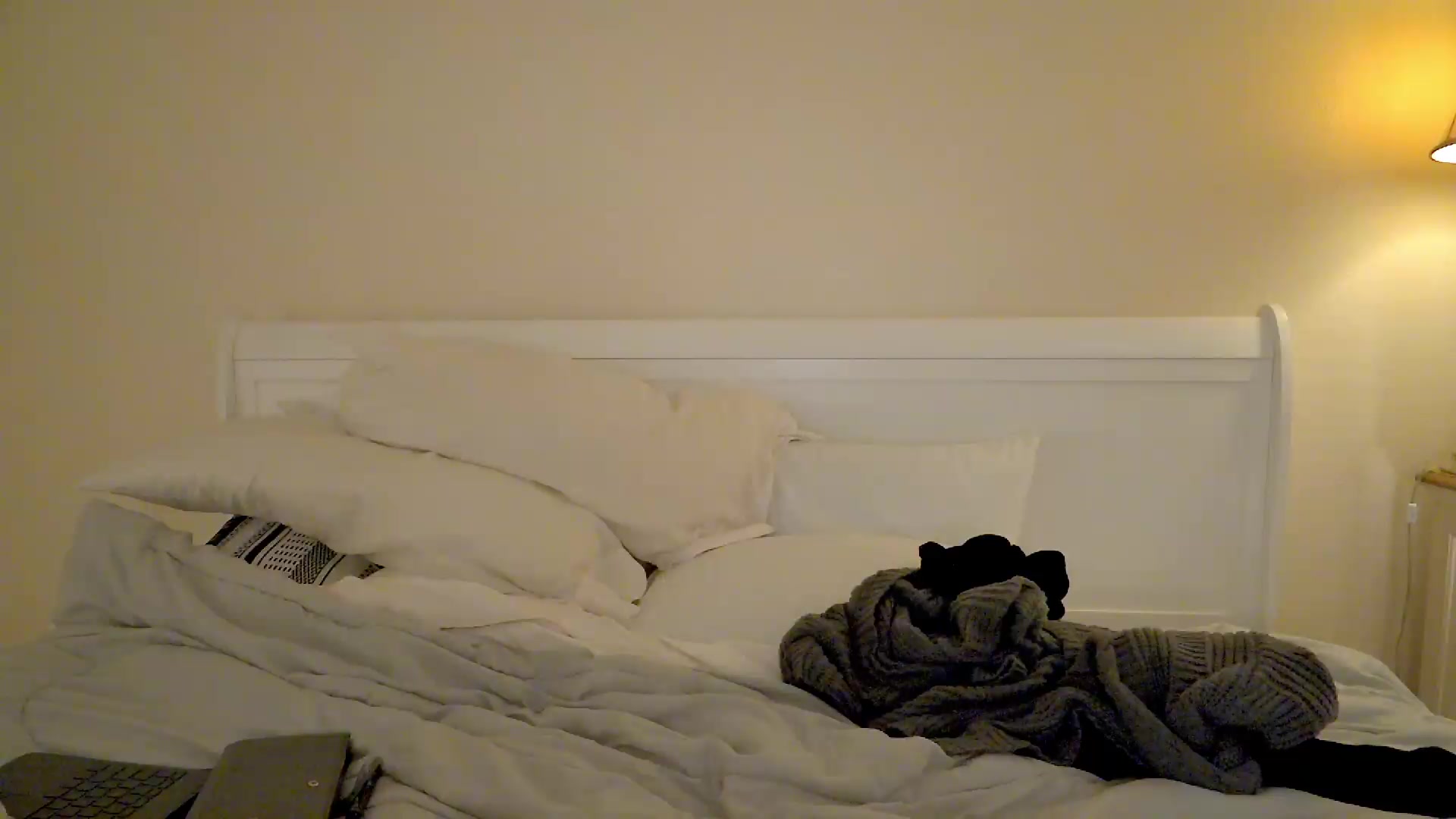 Gallery image thumbnail from Luna_Li's myfreecams stream on, 09/06/2026, 24:48 image 16 of 20