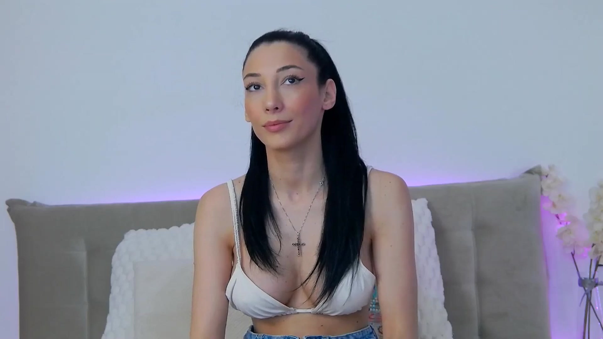 Gallery image thumbnail from Luna_Mia's myfreecams stream on, 04/25/2026, 08:49 image 9 of 20