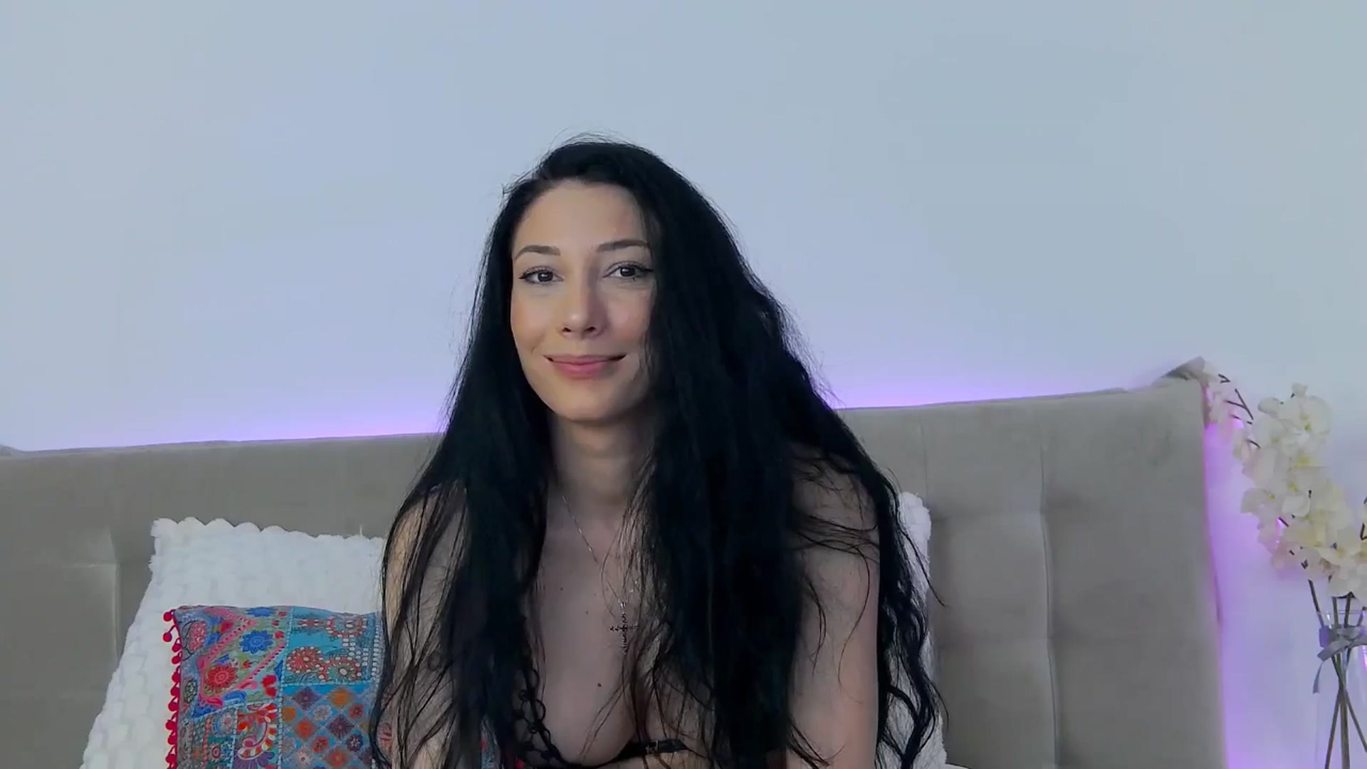 Gallery image thumbnail from Luna_Mia's myfreecams stream on, 04/29/2026, 16:16 image 16 of 20