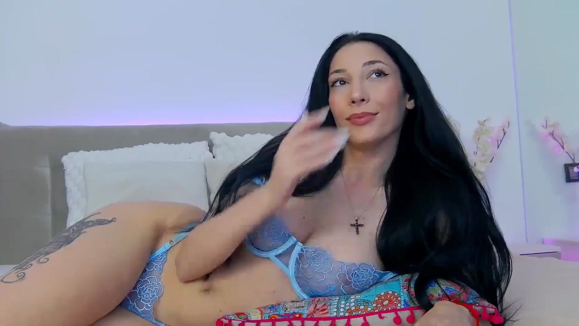 Gallery image thumbnail from Luna_Mia's myfreecams stream on, 05/05/2026, 11:38 image 9 of 20
