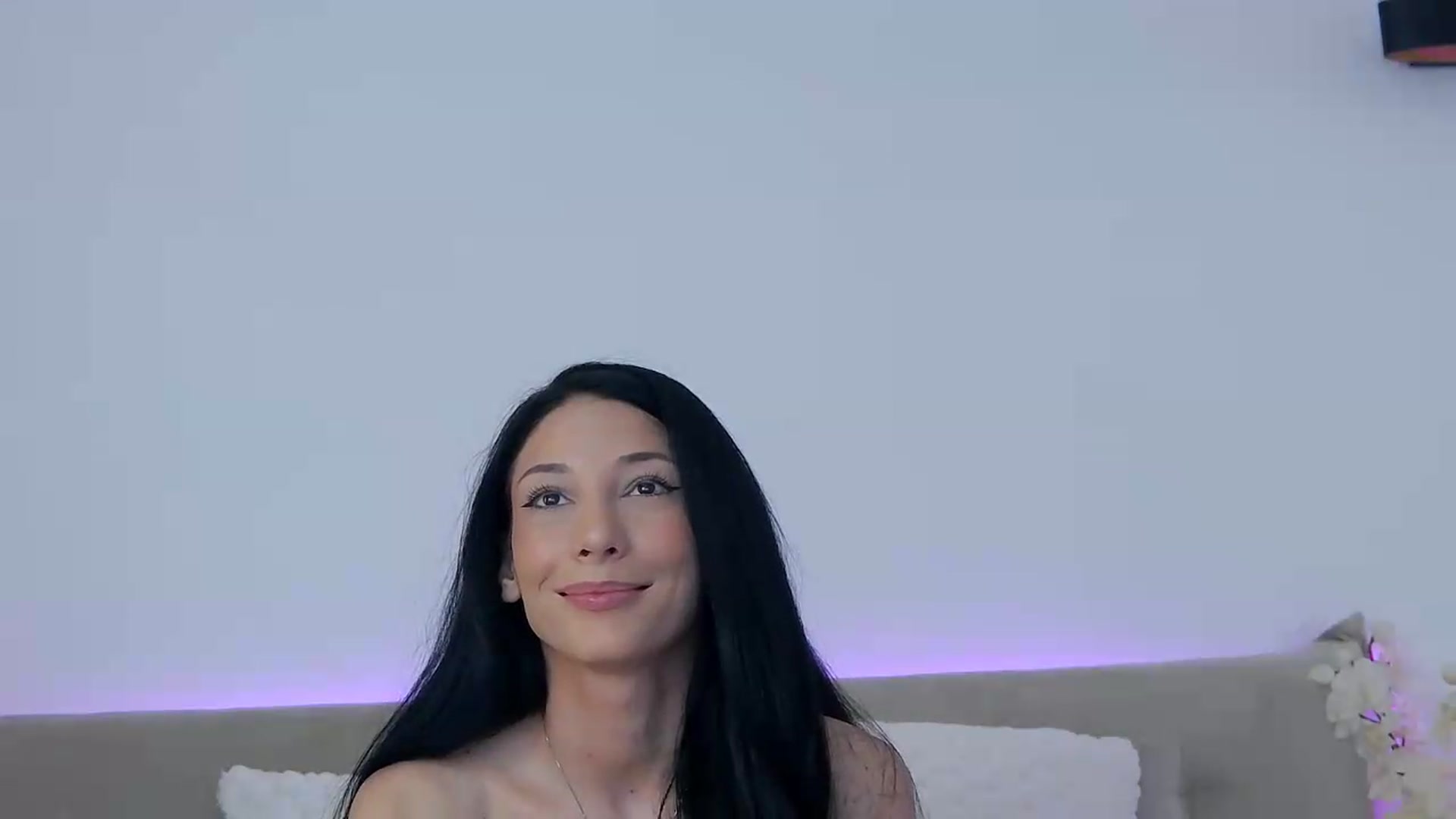 Gallery image thumbnail from Luna_Mia's myfreecams stream on, 06/05/2026, 08:55 image 2 of 20