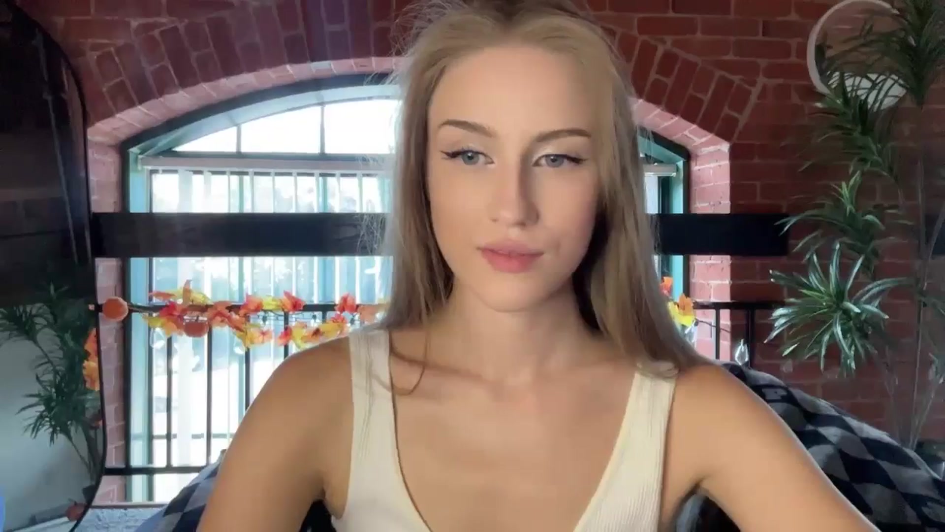 Gallery image thumbnail from Luna_Moore1's myfreecams stream on, 09/06/2024, 20:52 image 15 of 20