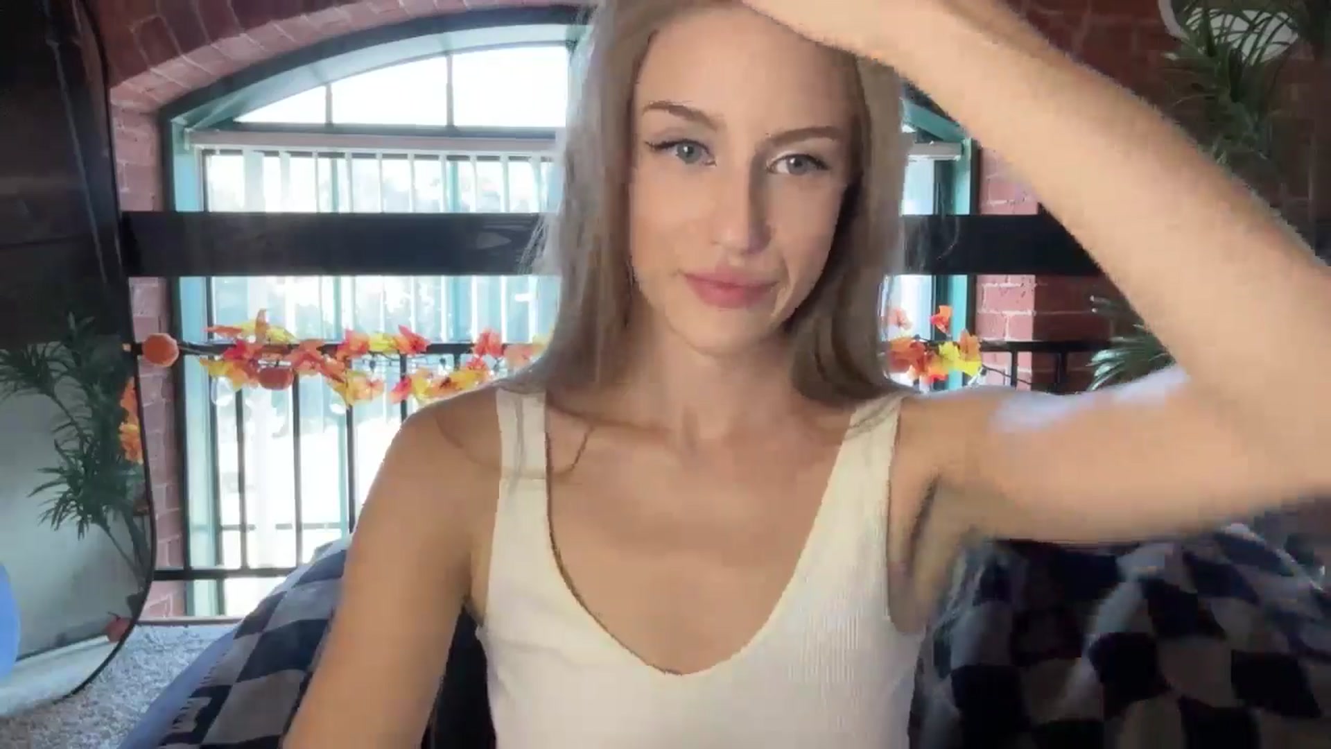Gallery image thumbnail from Luna_Moore1's myfreecams stream on, 09/06/2024, 20:52 image 18 of 20