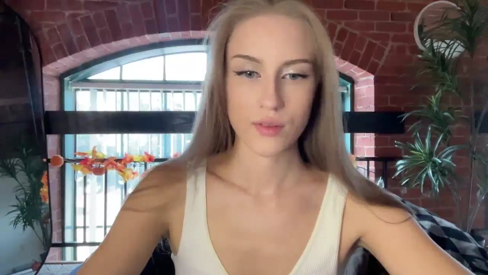 Gallery image thumbnail from Luna_Moore1's myfreecams stream on, 09/06/2024, 20:52 image 3 of 20