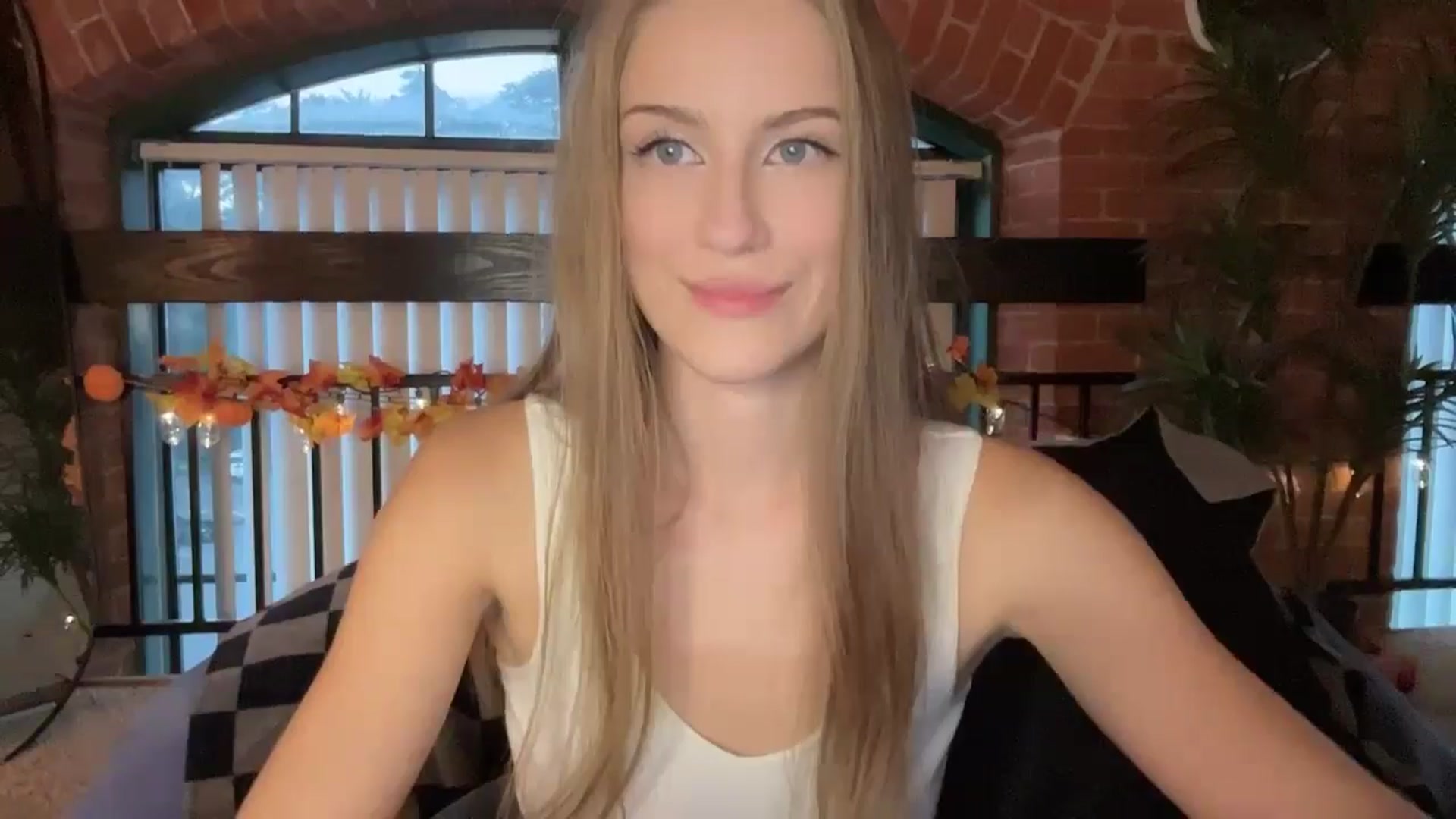 Gallery image thumbnail from Luna_Moore1's myfreecams stream on, 09/06/2024, 23:18 image 15 of 20