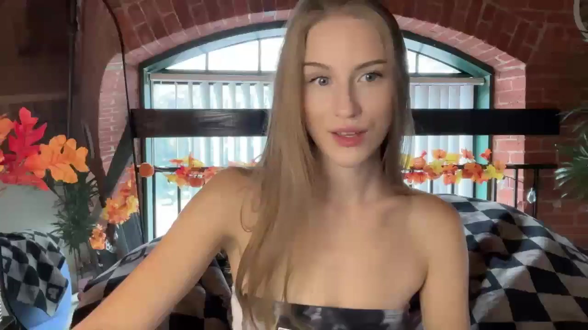 Gallery image thumbnail from Luna_Moore1's myfreecams stream on, 09/07/2024, 19:38 image 2 of 20
