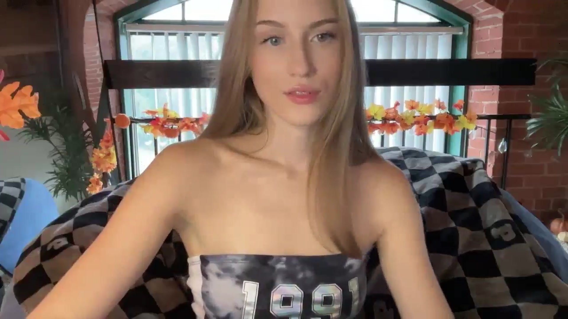 Gallery image thumbnail from Luna_Moore1's myfreecams stream on, 09/07/2024, 21:43 image 3 of 20