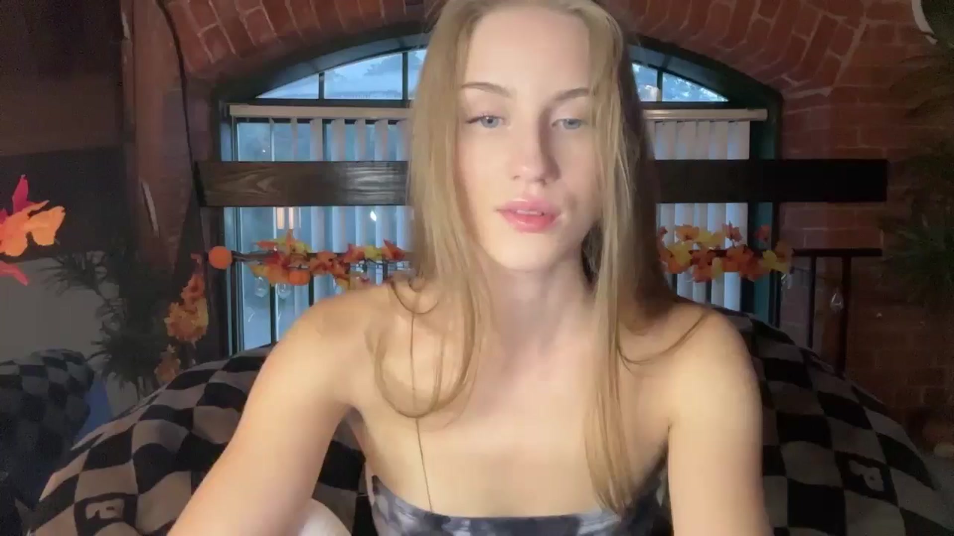 Gallery image thumbnail from Luna_Moore1's myfreecams stream on, 09/07/2024, 22:52 image 1 of 20