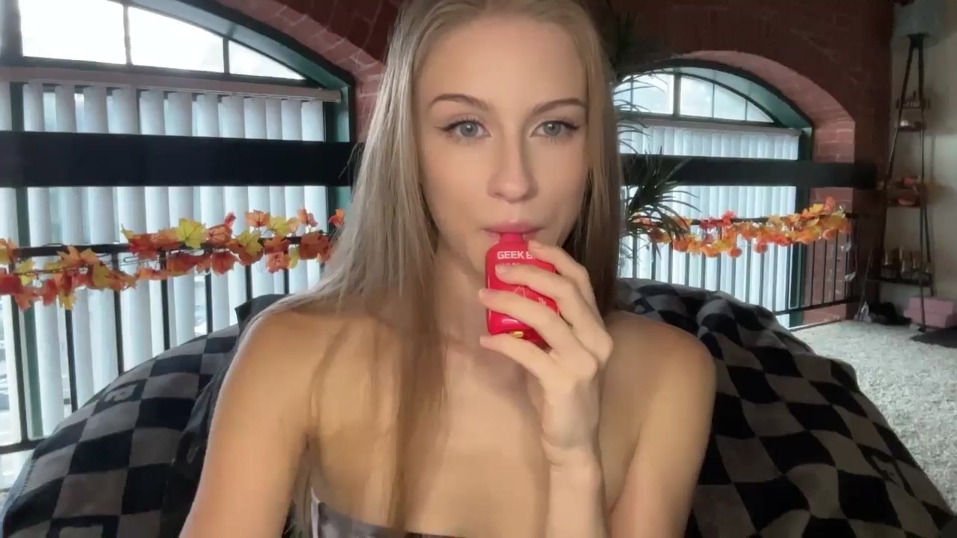 Gallery image thumbnail from Luna_Moore1's myfreecams stream on, 09/09/2024, 20:23 image 9 of 20