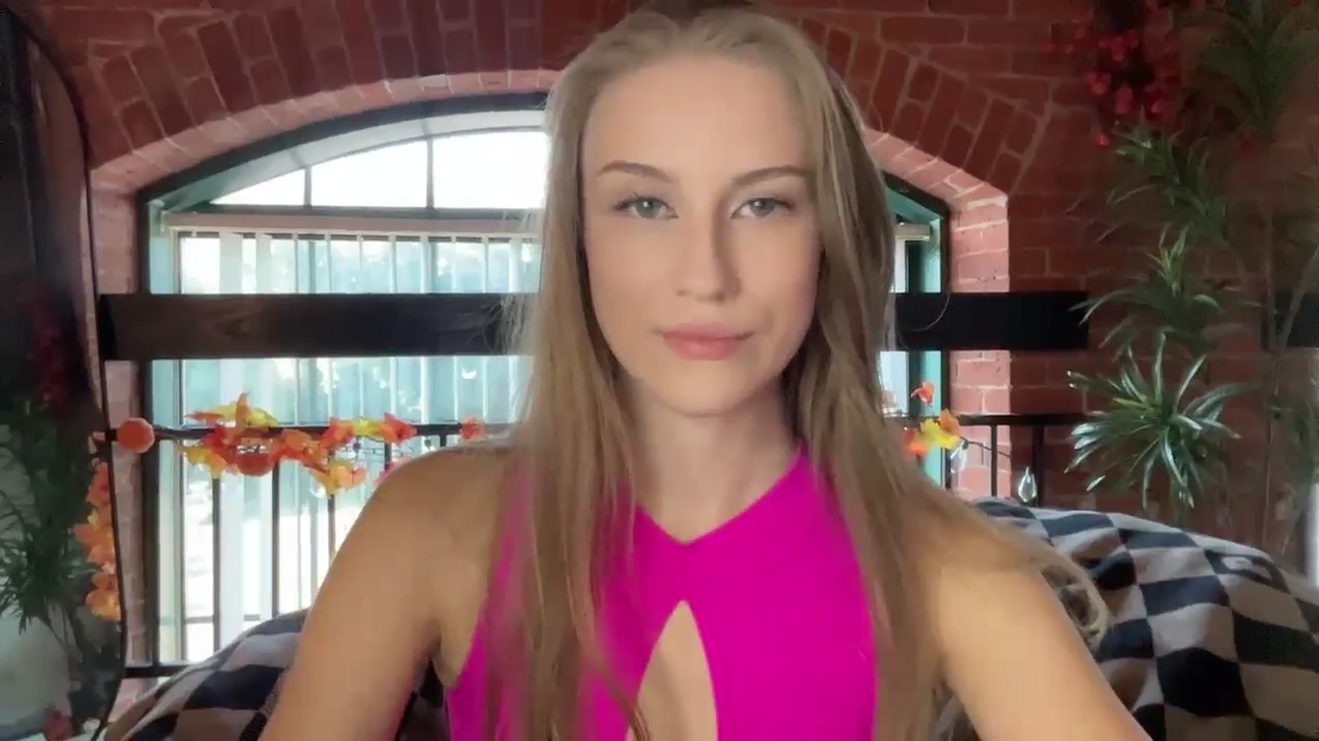 Gallery image thumbnail from Luna_Moore1's myfreecams stream on, 09/10/2024, 21:34 image 19 of 20
