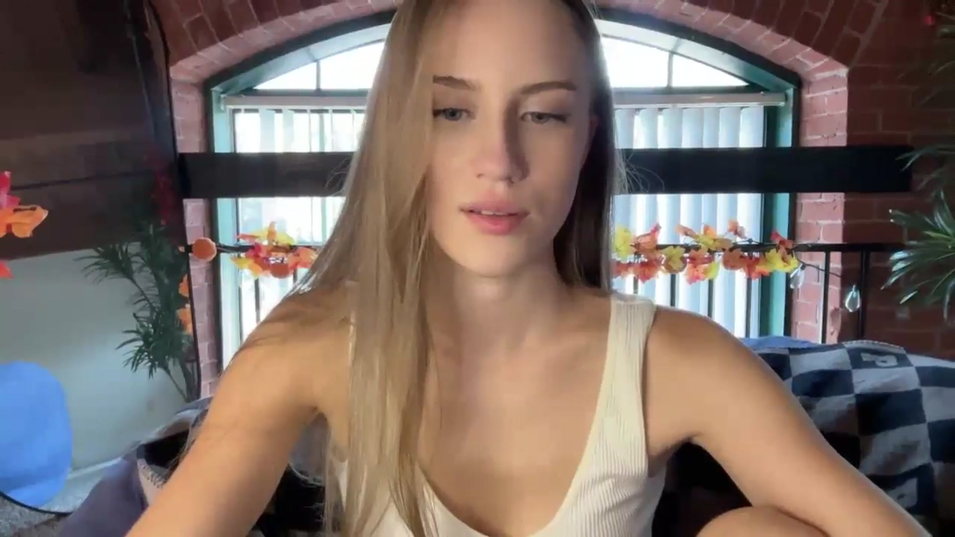 Gallery image thumbnail from Luna_Moore1's myfreecams stream on, 09/11/2024, 20:02 image 16 of 20
