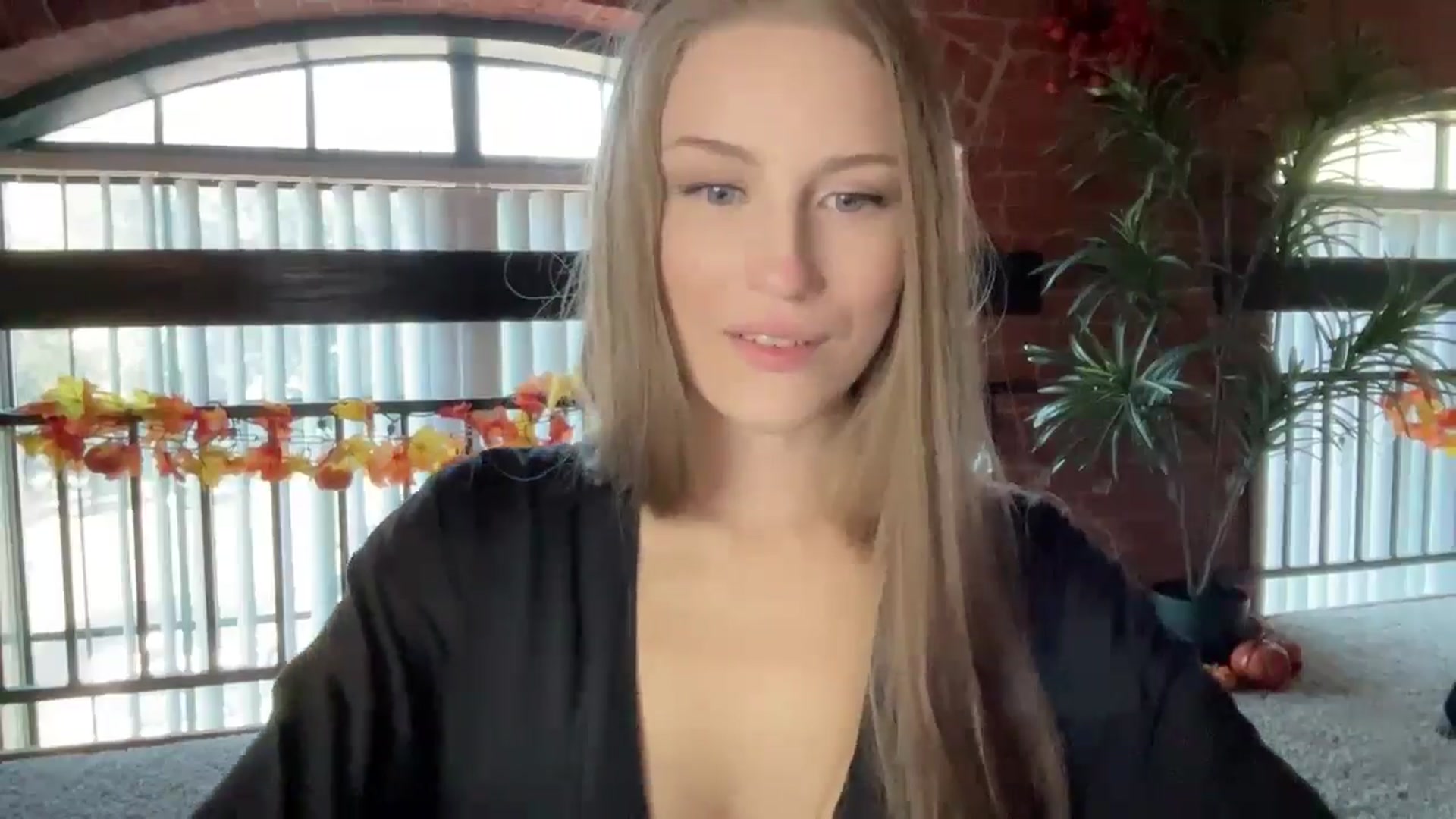 Gallery image thumbnail from Luna_Moore1's myfreecams stream on, 10/06/2024, 20:35 image 20 of 20