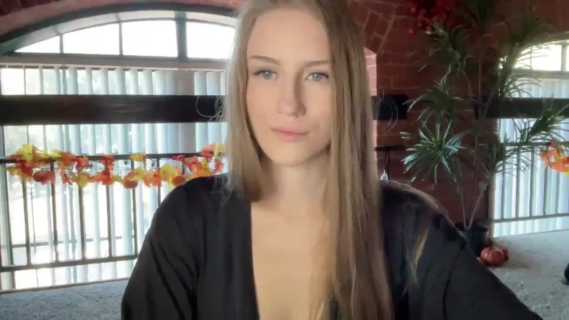 Gallery image thumbnail from Luna_Moore1's myfreecams stream on, 10/06/2024, 20:35 image 19 of 20