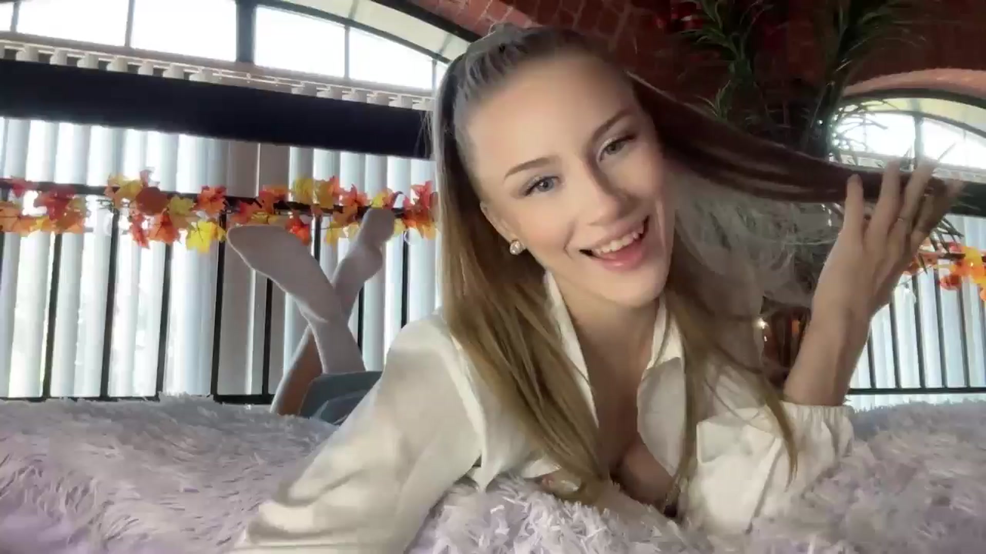 Gallery image thumbnail from Luna_Moore1's myfreecams stream on, 10/18/2024, 19:09 image 20 of 20