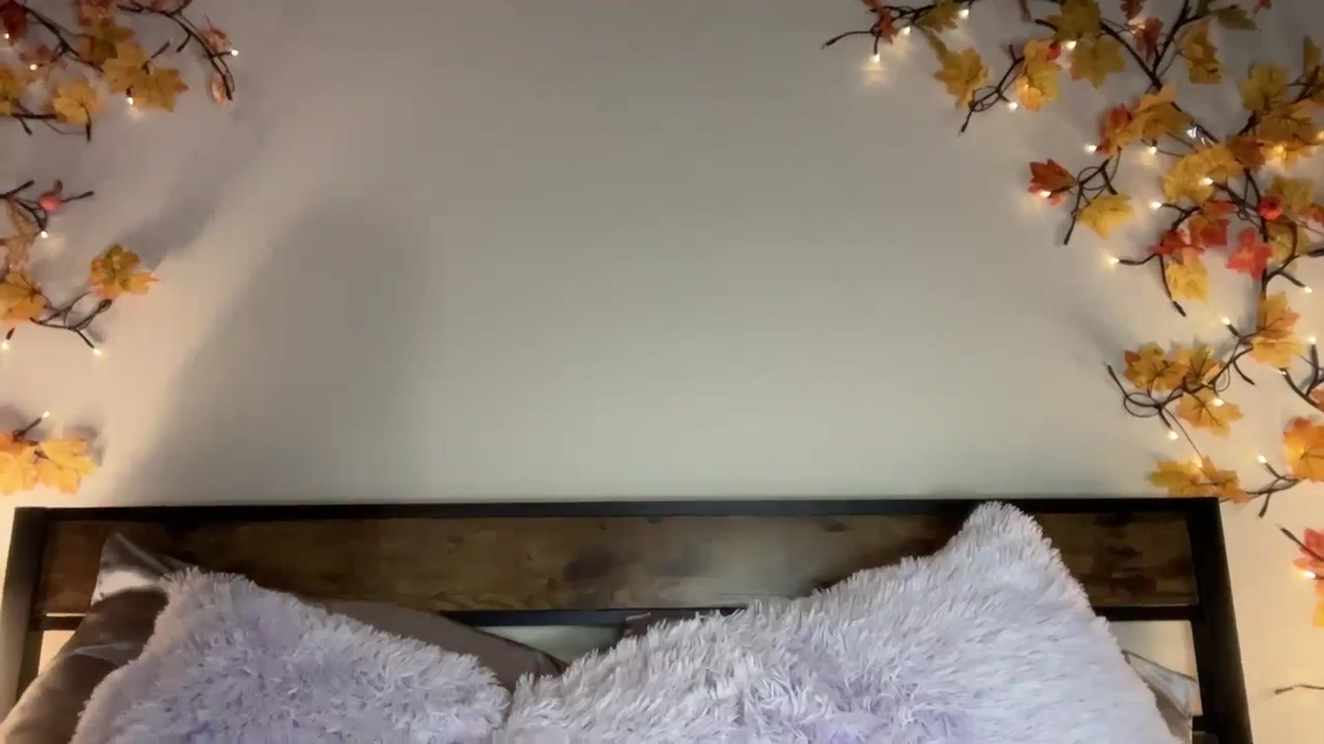 Gallery image thumbnail from Luna_Moore1's myfreecams stream on, 10/20/2024, 22:15 image 12 of 20