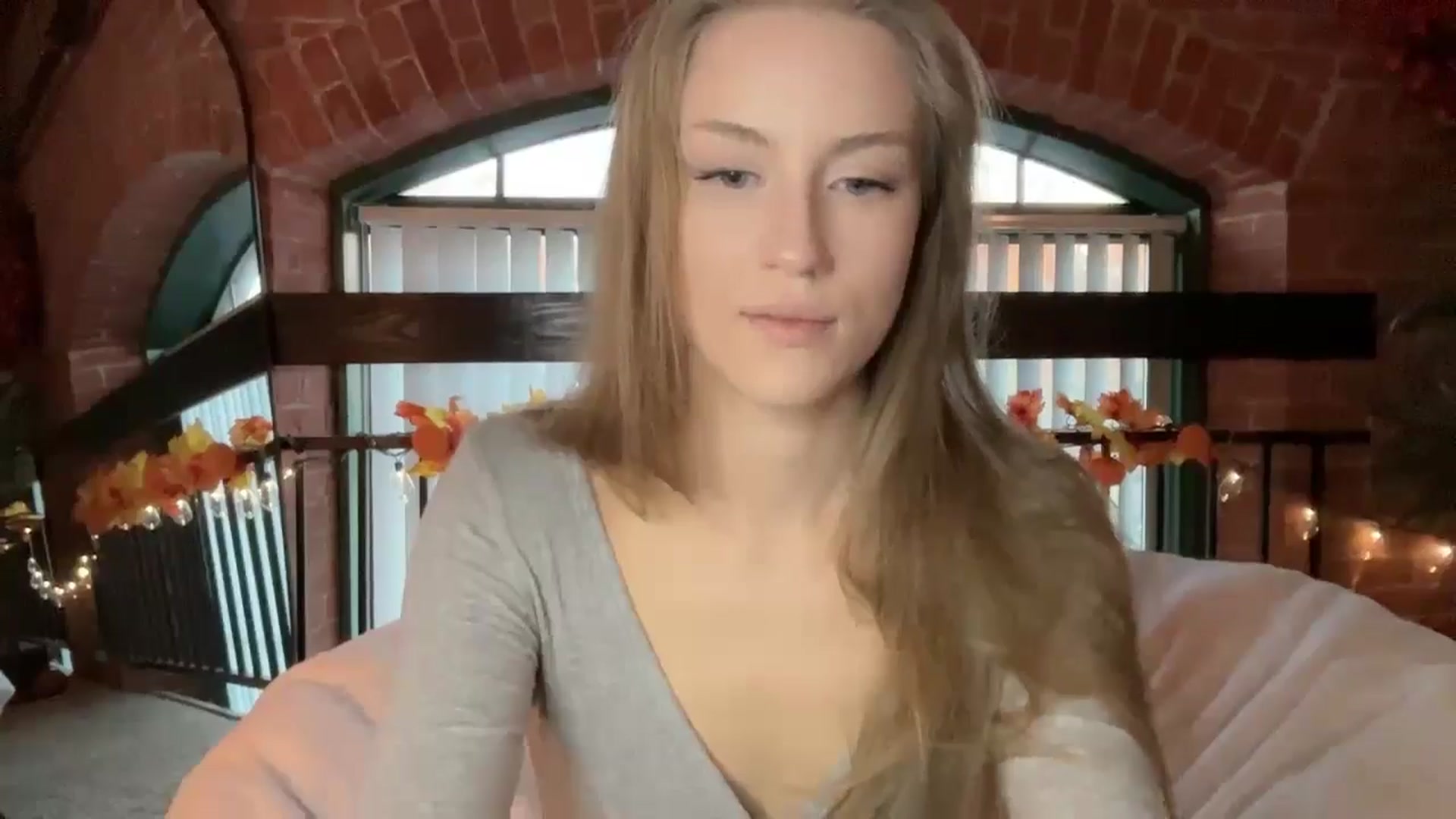 Gallery image thumbnail from Luna_Moore1's myfreecams stream on, 11/03/2024, 21:31 image 17 of 20