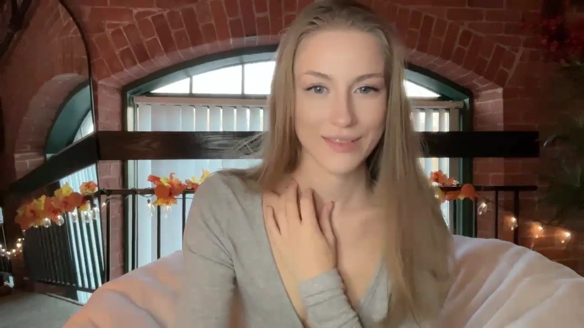 Gallery image thumbnail from Luna_Moore1's myfreecams stream on, 11/03/2024, 21:31 image 7 of 20