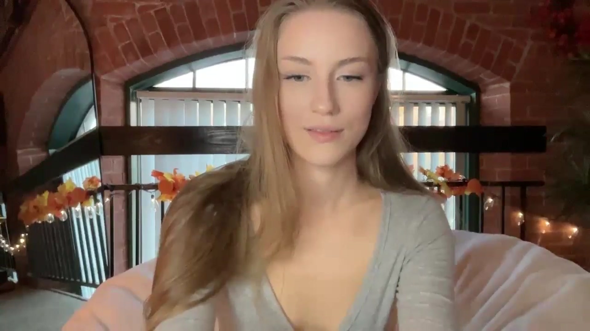 Gallery image thumbnail from Luna_Moore1's myfreecams stream on, 11/03/2024, 21:31 image 8 of 20