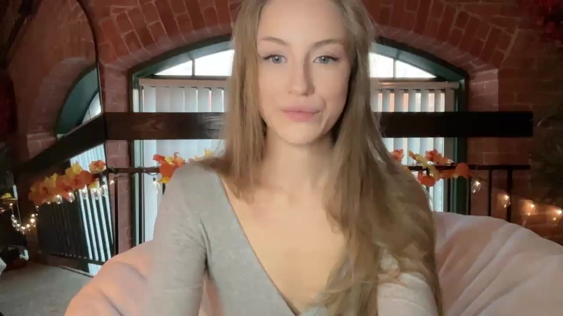 Gallery image thumbnail from Luna_Moore1's myfreecams stream on, 11/03/2024, 21:31 image 18 of 20