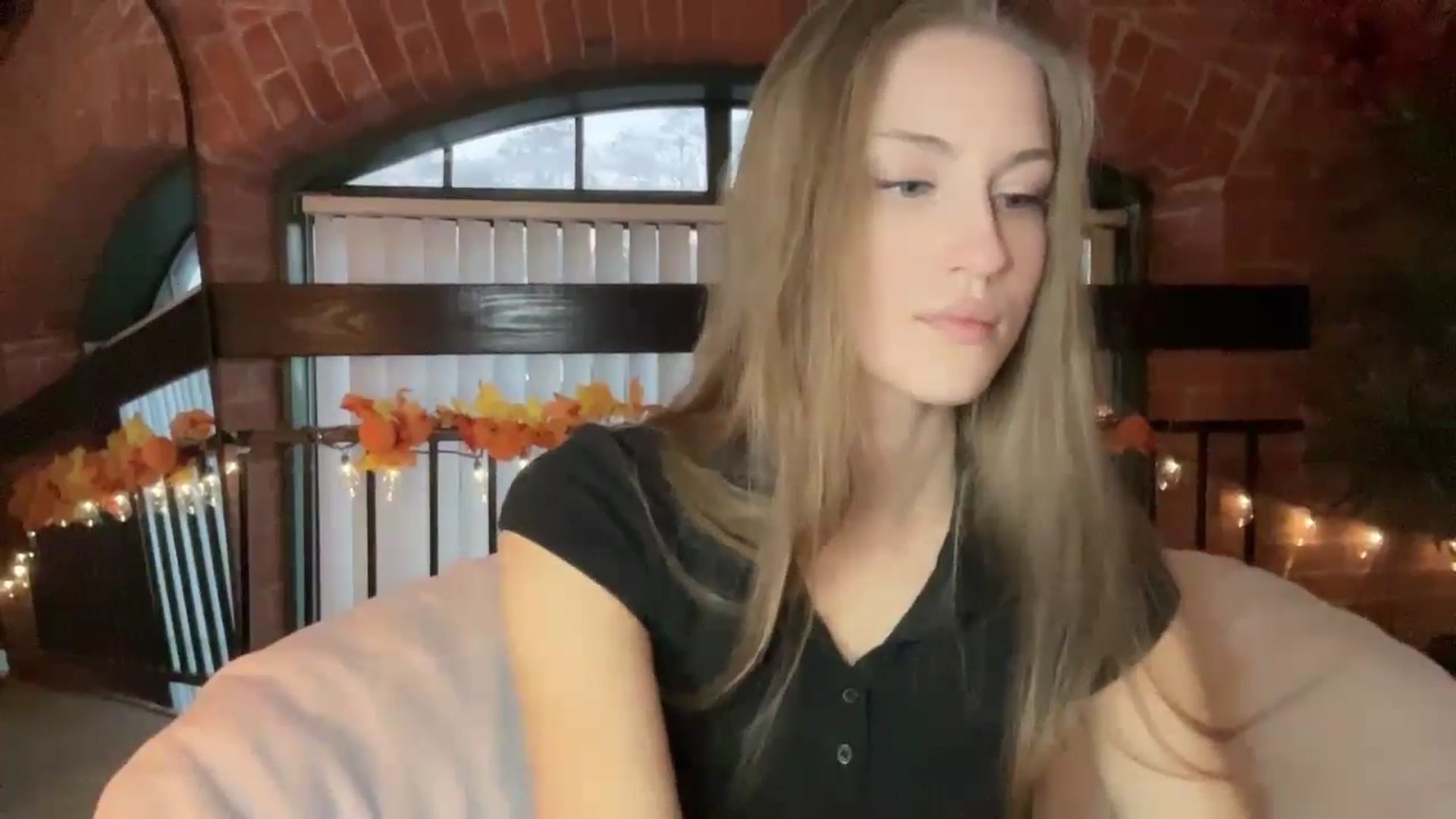 Gallery image thumbnail from Luna_Moore1's myfreecams stream on, 11/03/2024, 22:09 image 3 of 20