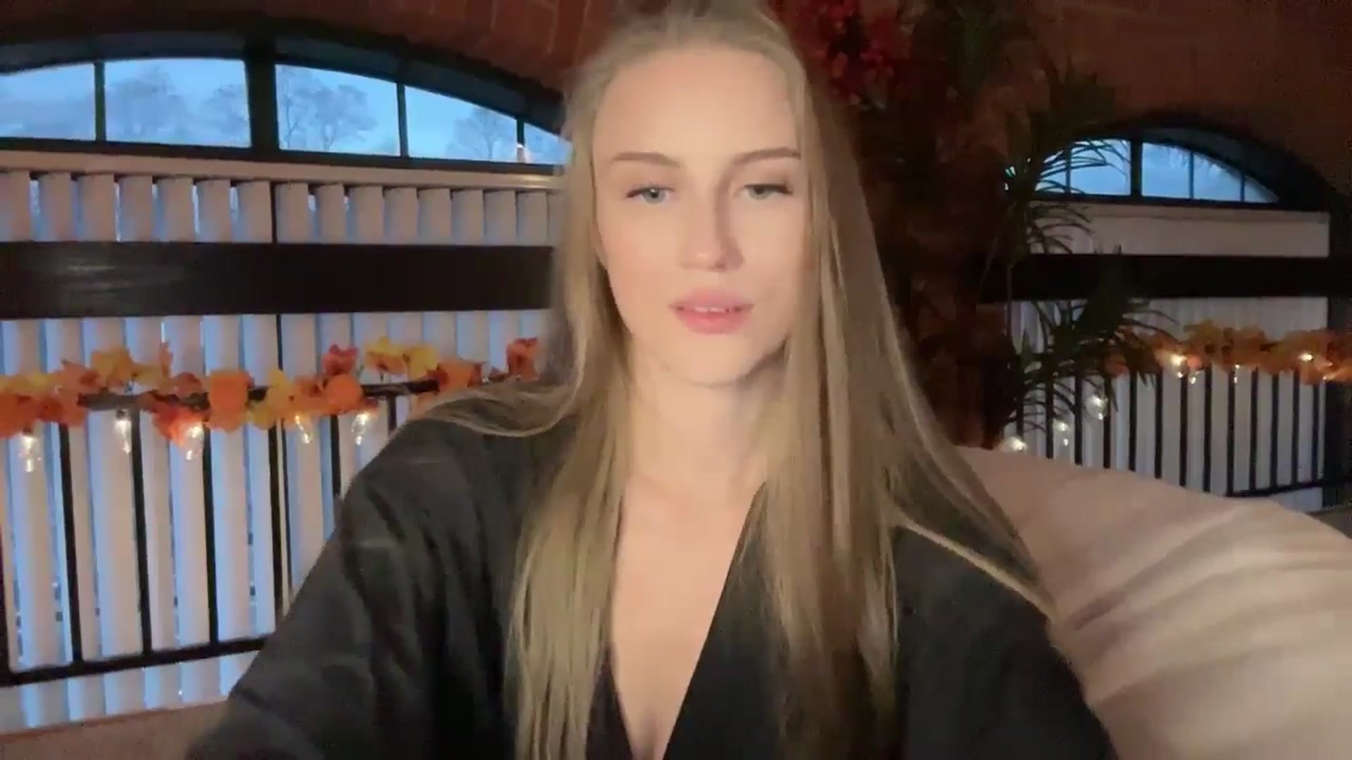 Gallery image thumbnail from Luna_Moore1's myfreecams stream on, 11/14/2024, 22:08 image 6 of 20