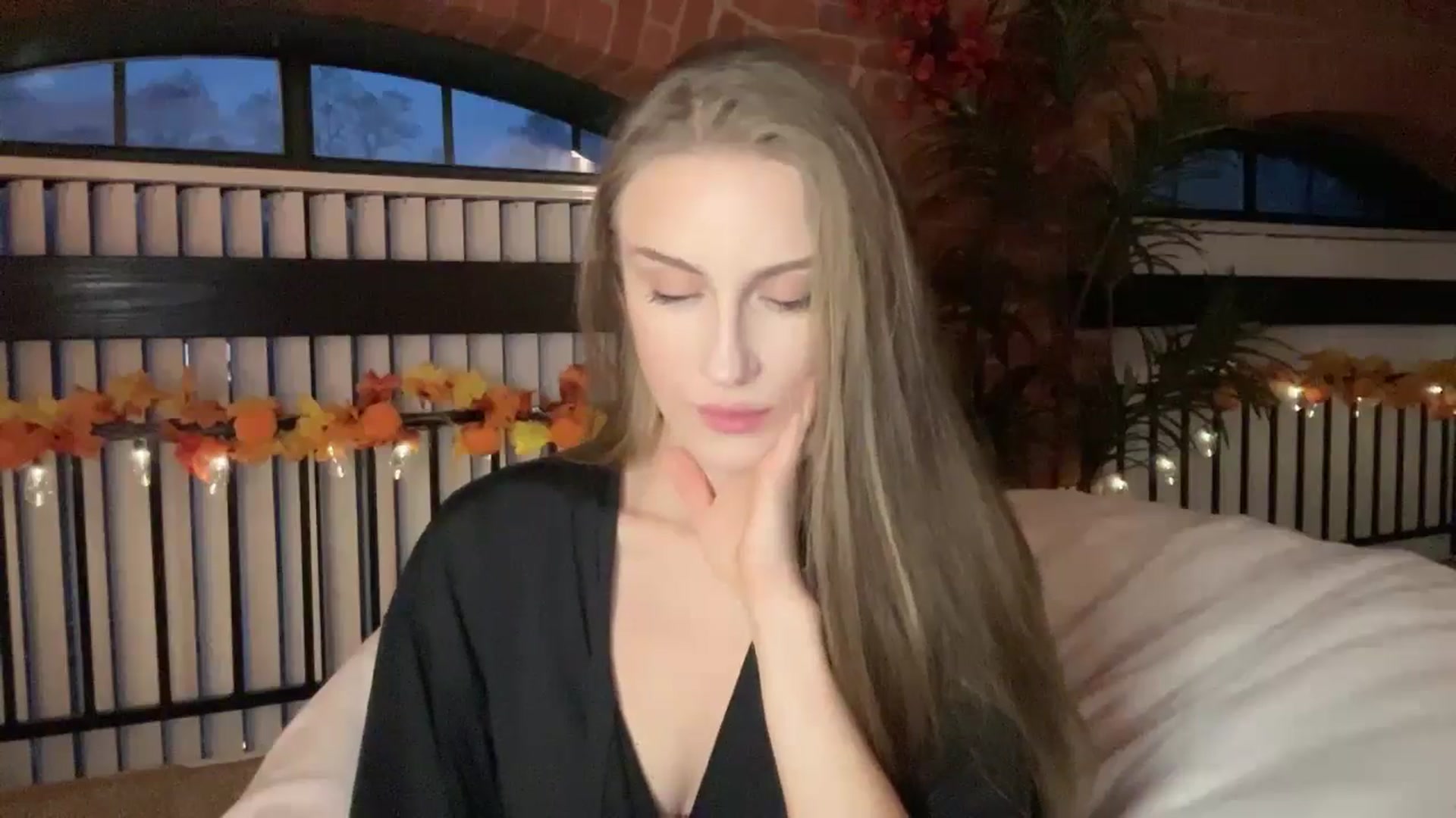 Gallery image thumbnail from Luna_Moore1's myfreecams stream on, 11/14/2024, 22:08 image 13 of 20