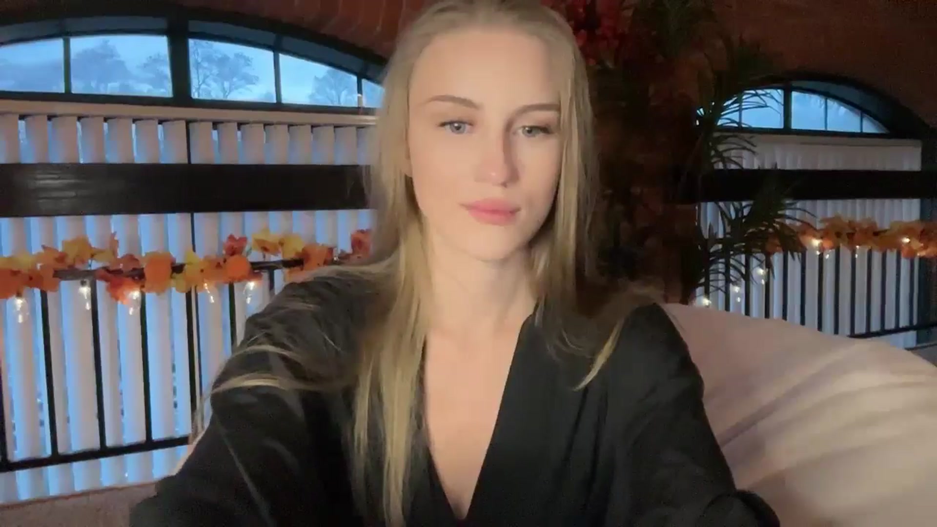 Gallery image thumbnail from Luna_Moore1's myfreecams stream on, 11/14/2024, 22:08 image 3 of 20