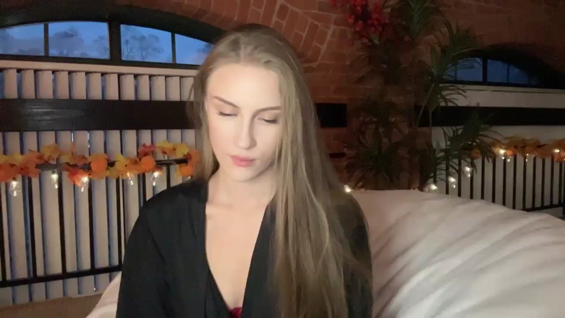 Gallery image thumbnail from Luna_Moore1's myfreecams stream on, 11/14/2024, 22:08 image 12 of 20