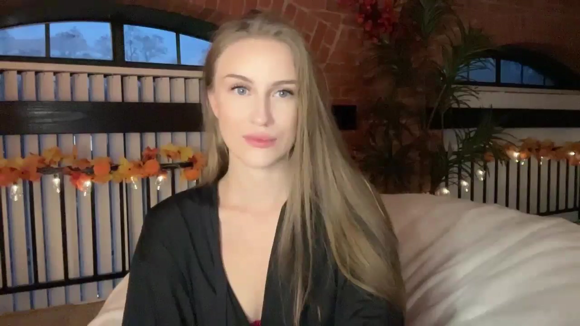 Gallery image thumbnail from Luna_Moore1's myfreecams stream on, 11/14/2024, 22:08 image 11 of 20