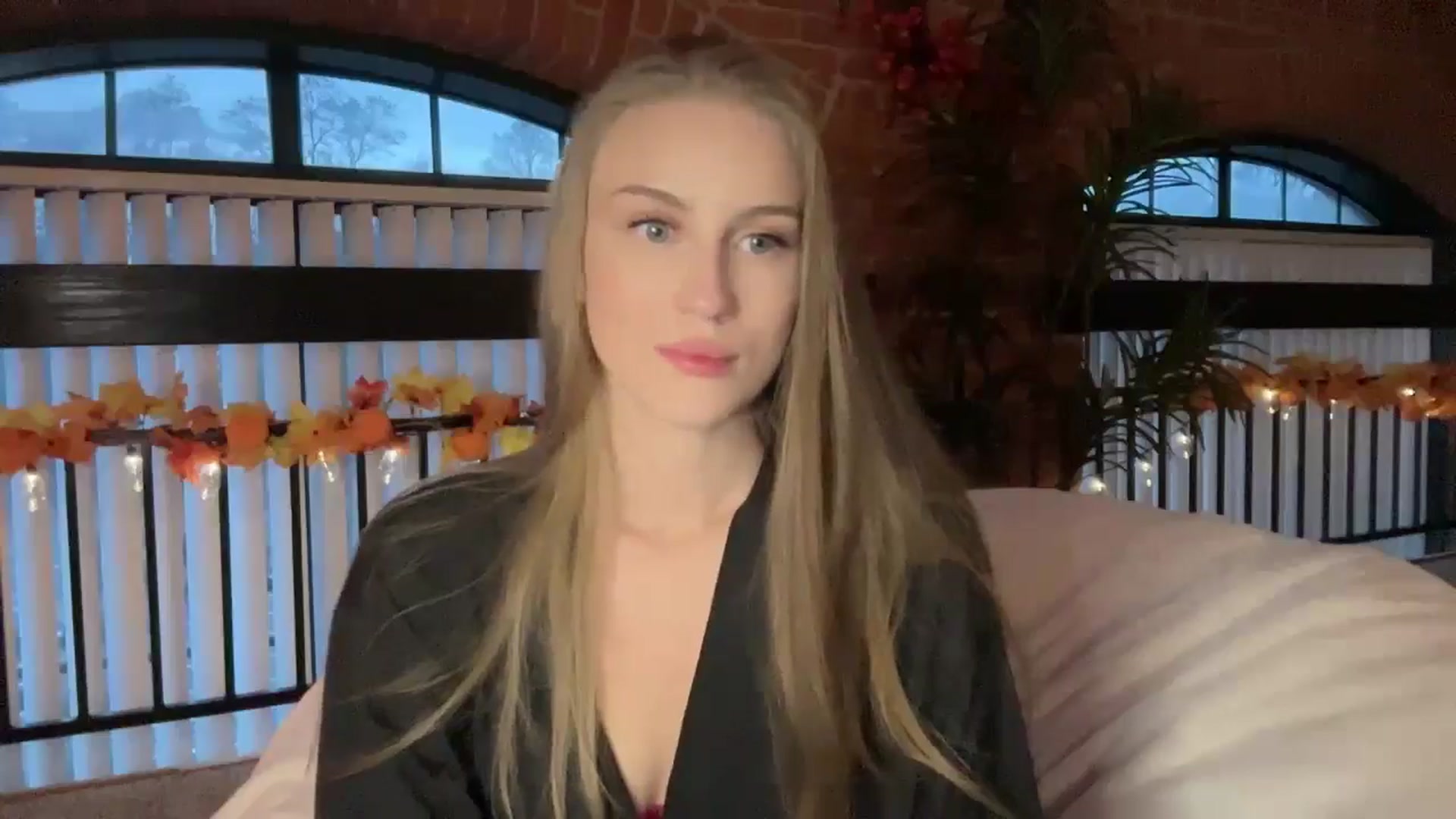 Gallery image thumbnail from Luna_Moore1's myfreecams stream on, 11/14/2024, 22:08 image 4 of 20